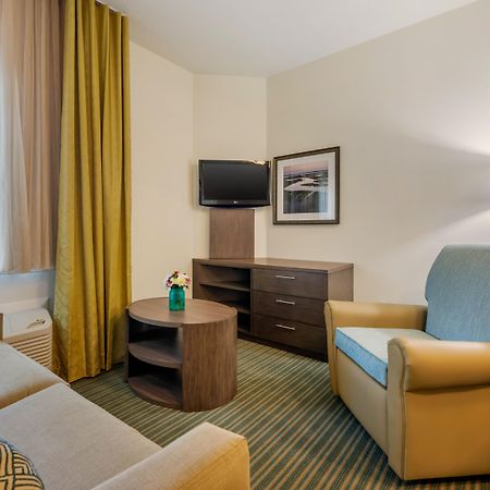Candlewood Suites Fort Myers/Sanibel Gateway By Ihg Buitenkant foto