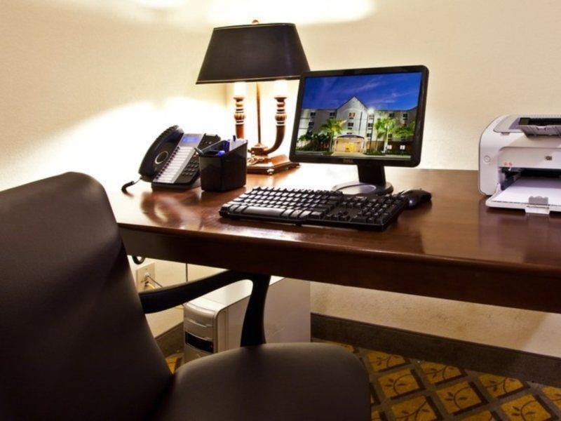 Candlewood Suites Fort Myers/Sanibel Gateway By Ihg Buitenkant foto