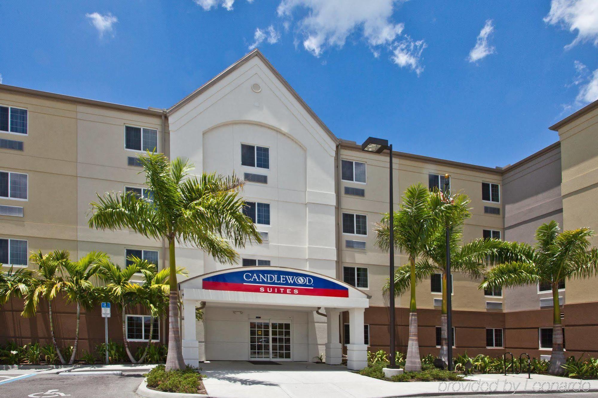 Candlewood Suites Fort Myers/Sanibel Gateway By Ihg Buitenkant foto