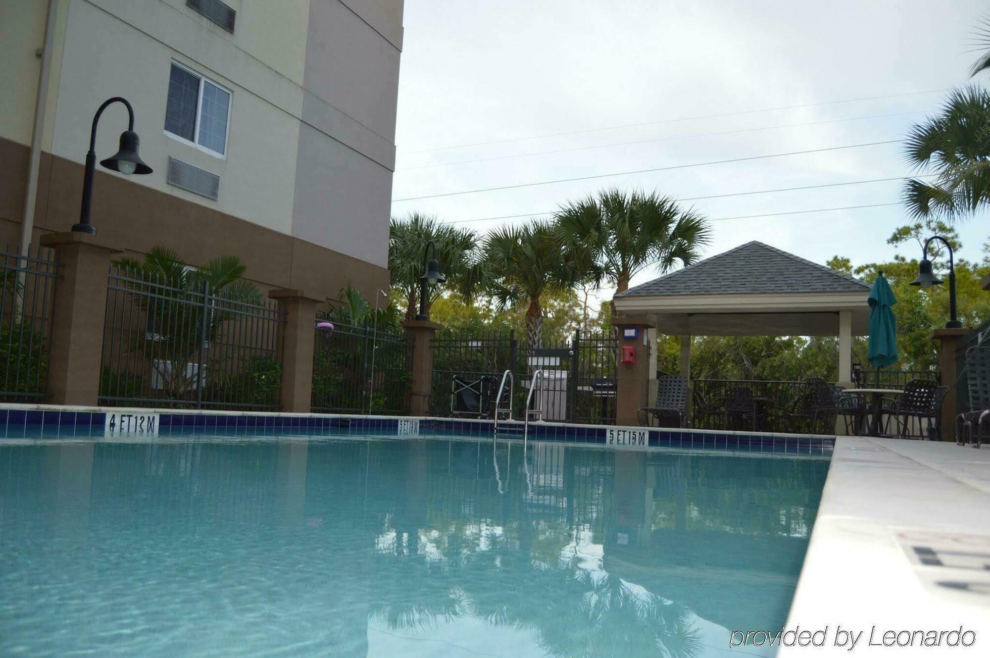 Candlewood Suites Fort Myers/Sanibel Gateway By Ihg Buitenkant foto